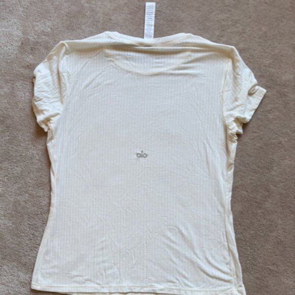 NWOT Alo Ribbed Tee - Picture 3 of 3